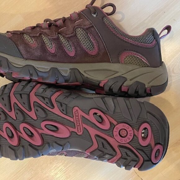 Ladies size 7 Merrill Hiking shoe - Picture 3 of 7